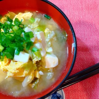 豆腐とキャベツの かきたま味噌汁